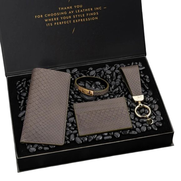 Luxury Python Leather Gift Set – Handmade & Elegant Sharkskin Color - Picture 1 of 5
